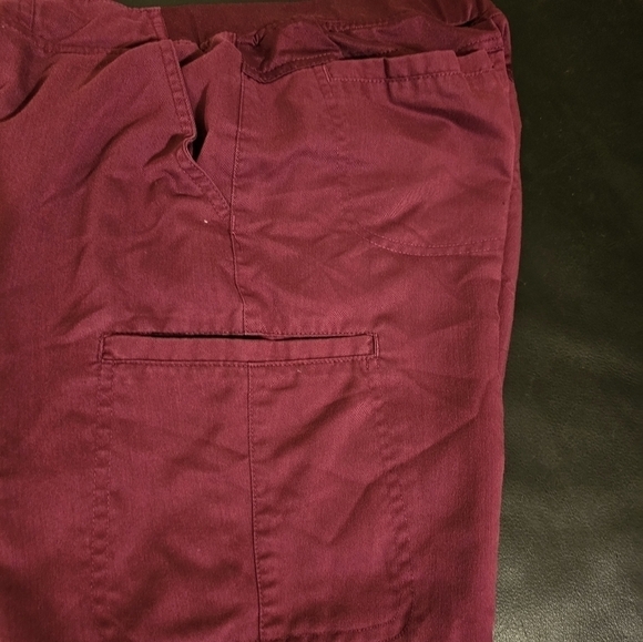 Ladies Grey's anatomy scrub pants - Picture 4 of 6